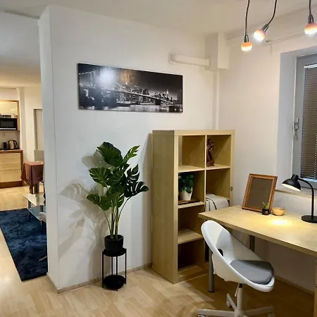 Adm Peaceful In Center- Wifi, Coffee, Ac Appartamento *